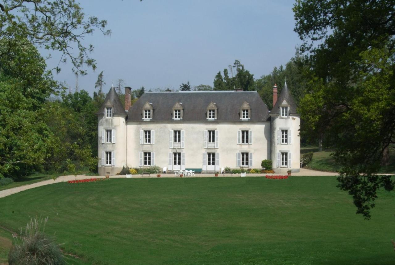 Chateau De La Ville-Hue Guer Екстериор снимка