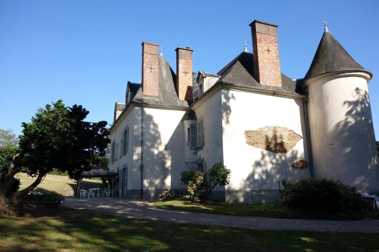 Chateau De La Ville-Hue Guer Екстериор снимка