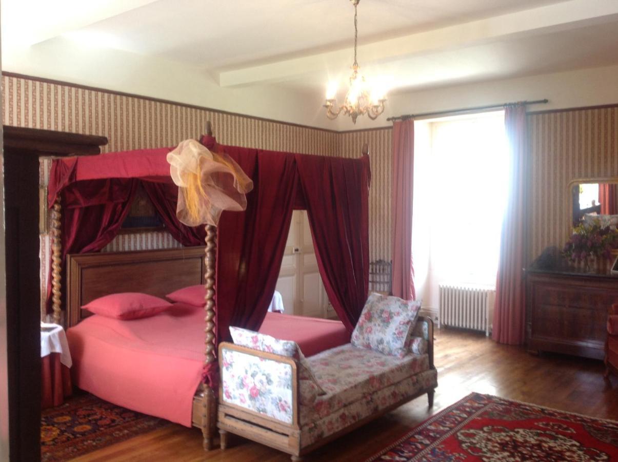 Chateau De La Ville-Hue Guer Екстериор снимка
