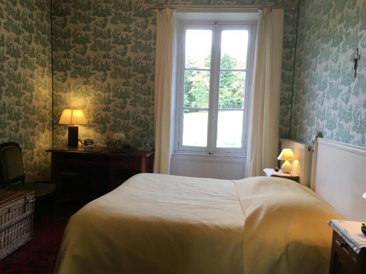 Chateau De La Ville-Hue Guer Екстериор снимка